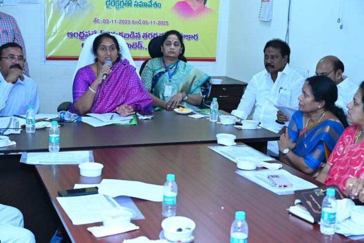 Hello Telugu - Minister Savitha Fired on YS Jagan