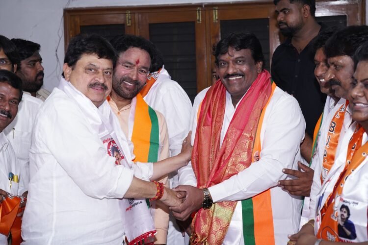 Hello Telugu - BJP Deepak Reddy Gets Huge Support