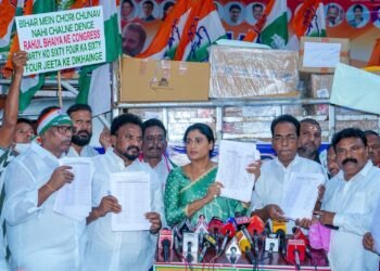 Hello Telugu - YS Sharmila Shocking Comments in PM Modi