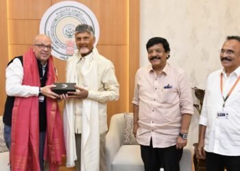 Hello Telugu - Minister Kandula Durgesh Strong Focus