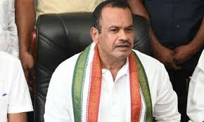 Hello Telugu - Minister Komatireddy Fired on KCR