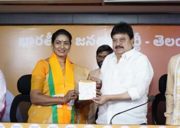 hellotelugu-ActressAamani