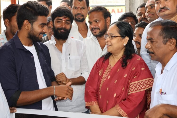 hellotelugu-MLAMadhaviLokam