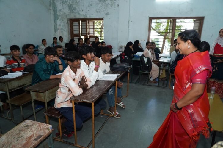 hellotelugu-MLCKavitha