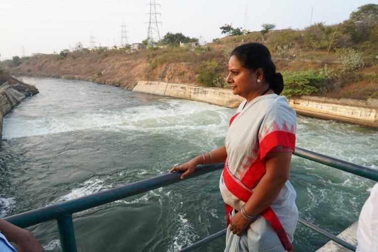 hellotelugu-MLCKavitha