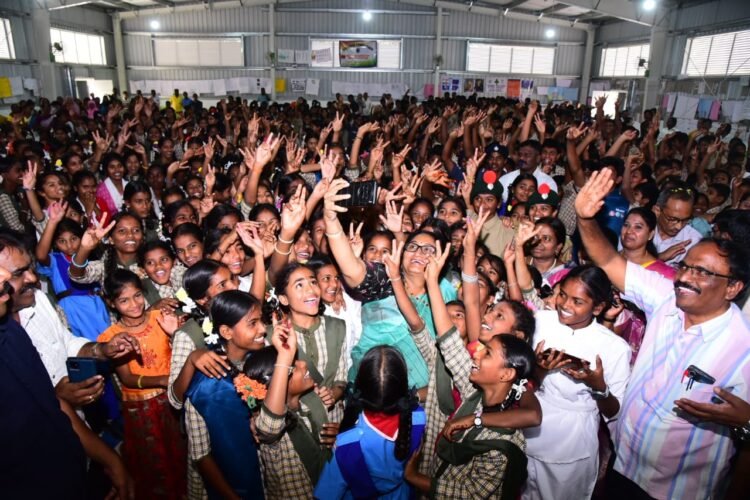 hellotelugu-MinisterSavitha