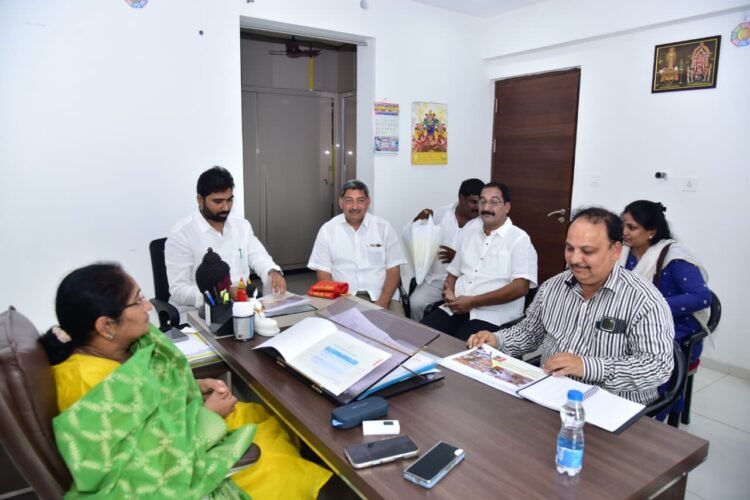 hellotelugu-ministerSavitha
