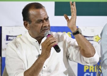 hellotelugu-KomatiReddyVenkatReddy