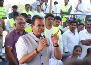 hellotelugu-KomatireddyVenkatReddy