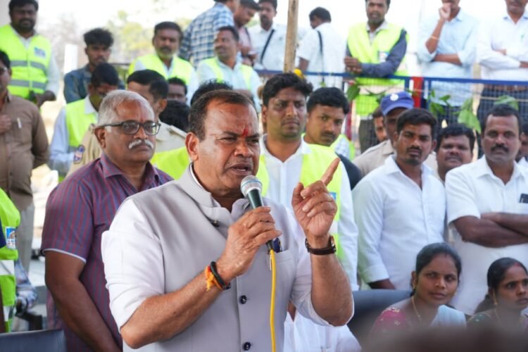 hellotelugu-KomatireddyVenkatReddy