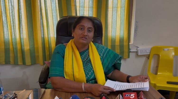 hellotelugu-MinisterSavitha