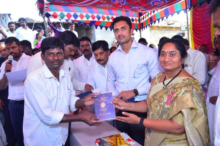 hellotelugu-MinisterSavitha