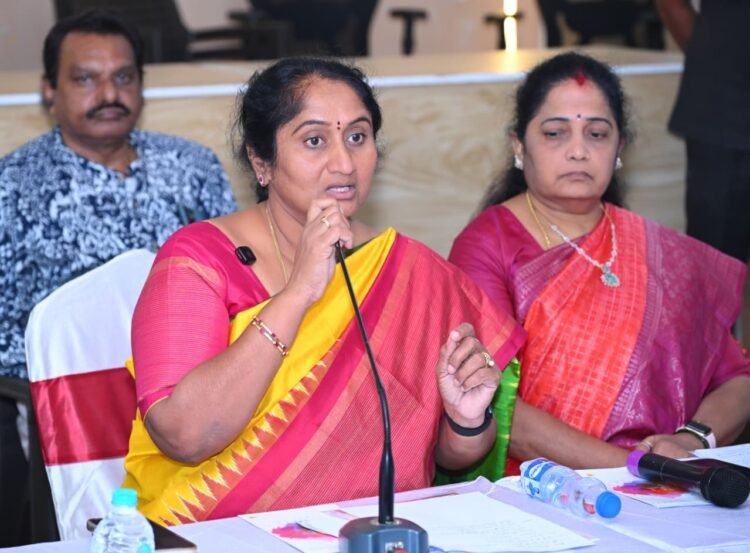 hellotelugu-MinisterSavitha