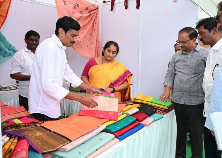 heellotelugu-ministerSavithaa