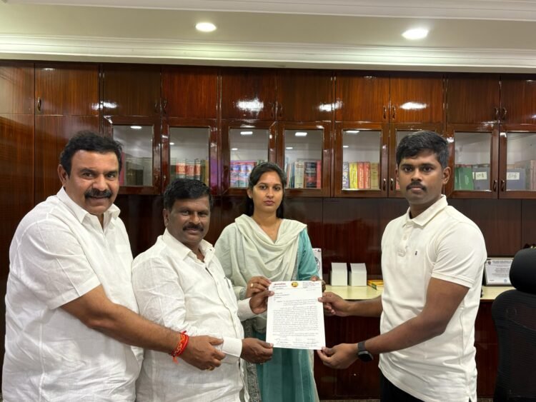 hellotelugu-BandaruSravaniSree