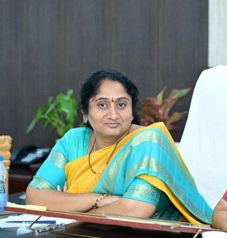 hellotelugu-MinisterSavitha