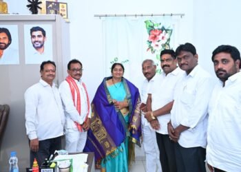 hellotelugu-MinisterSavitha