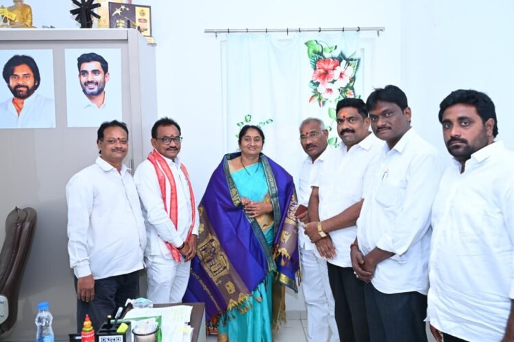 hellotelugu-MinisterSavitha
