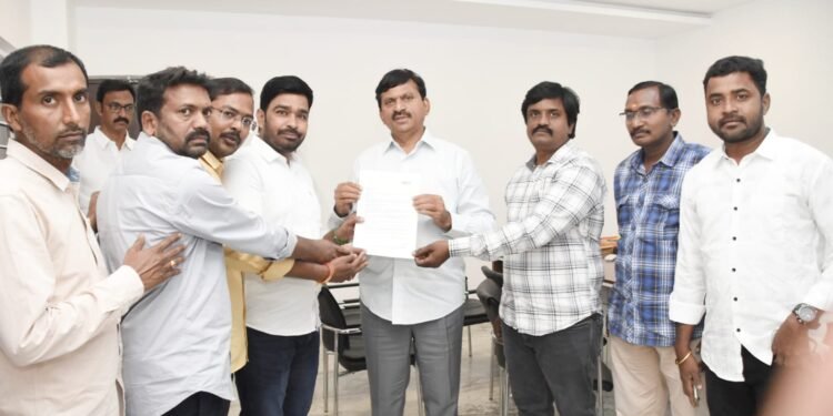 hellotelugu-PonguletiSrinivaasReddy