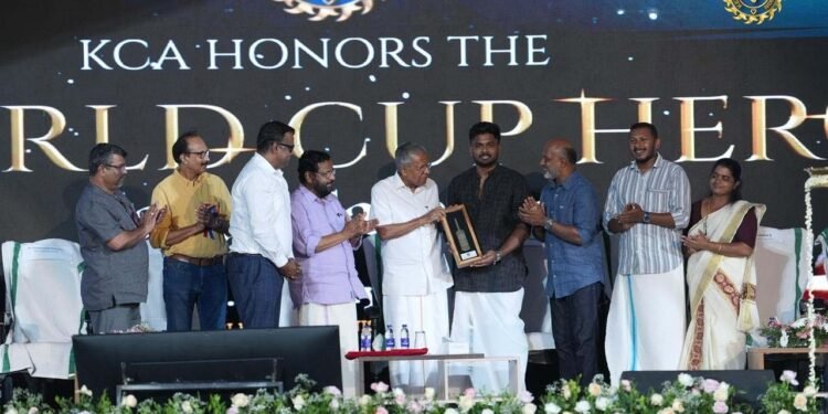 helloteelugu-CMKerala