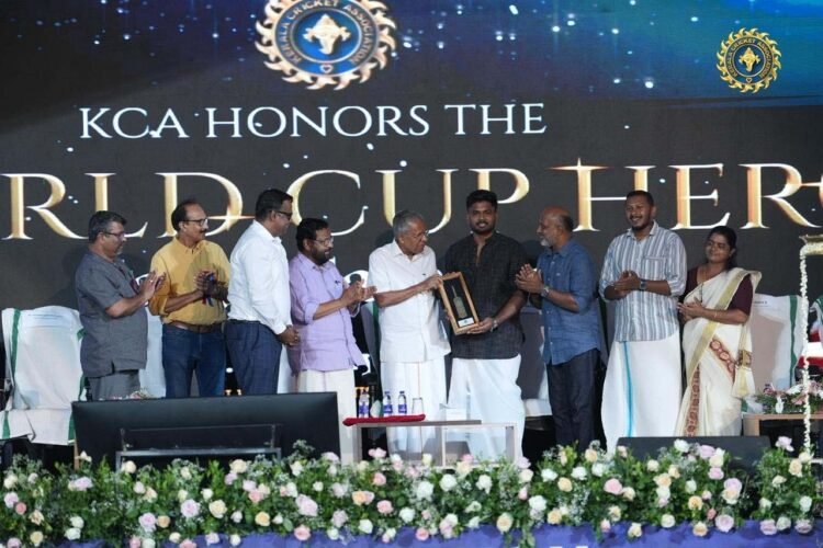 helloteelugu-CMKerala