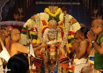 hellotelugu-GarudaVahanam