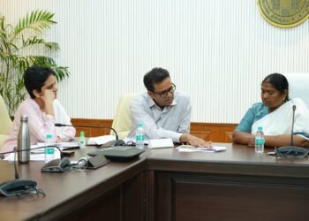 hellotelugu-MinisterSeethakka