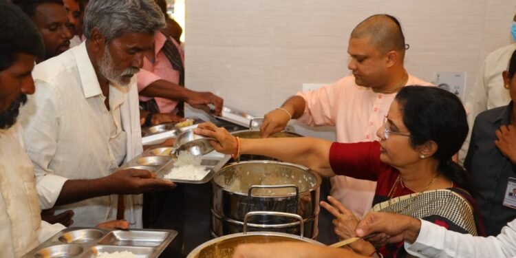 hellotelugu-naaraBhuvaneshwari