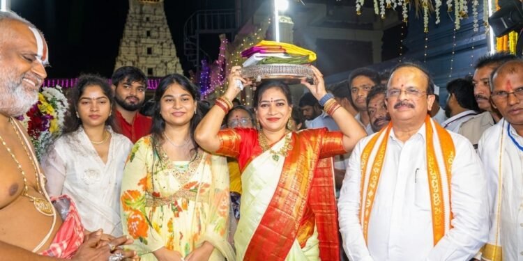 hellotelugu-AnithaVangalapudi