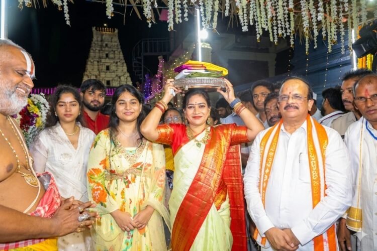 hellotelugu-AnithaVangalapudi