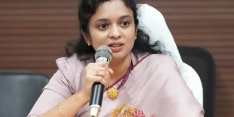 hellotelugu-ChekkaPriyanka