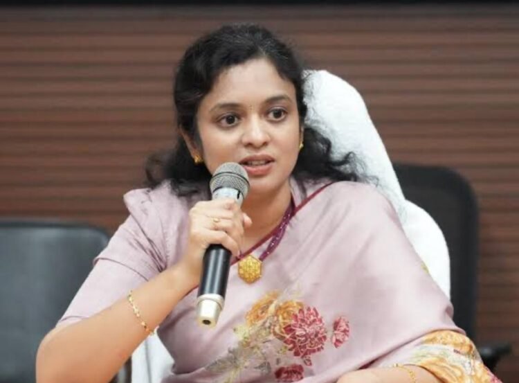 hellotelugu-ChekkaPriyanka