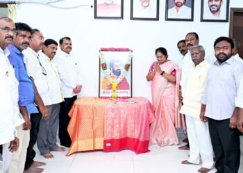 hellotelugu-MinisterSavitha