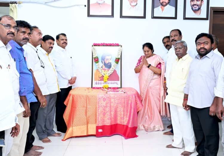 hellotelugu-MinisterSavitha