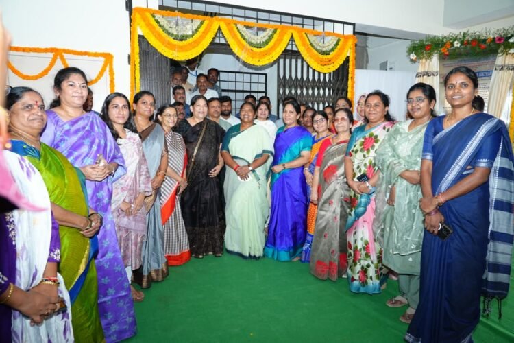 hellotelugu-Seethakka