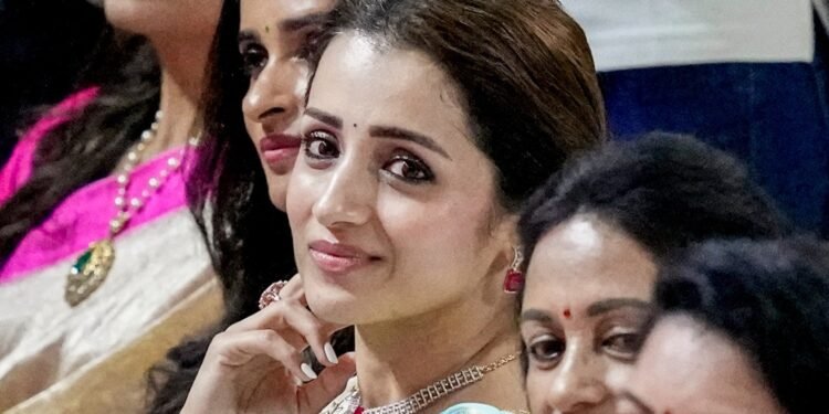 hellotelugu-TrishaKrishnan