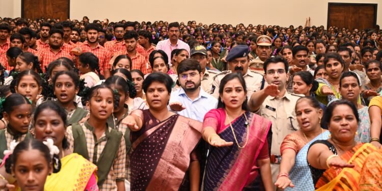 hellotelugu-AnithaVangaapudi