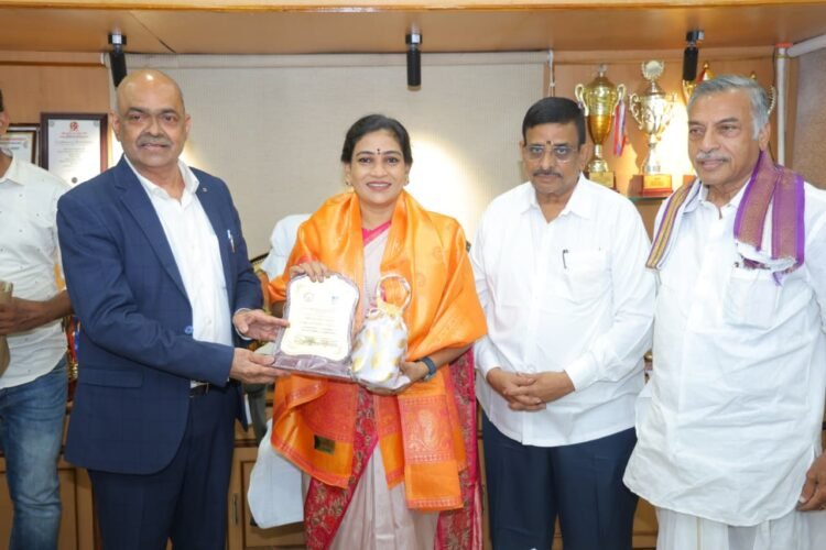 hellotelugu-AnithaVangalappdui