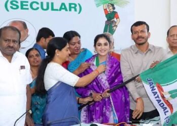 hellotelugu-KaannadaBigBossJahnavi