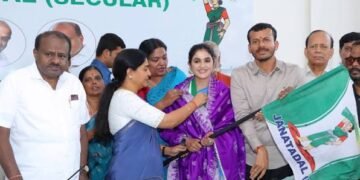 hellotelugu-KaannadaBigBossJahnavi