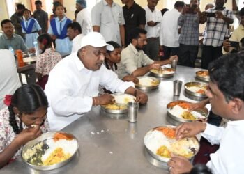 hellotelugu-AdluriLaxmanKumar