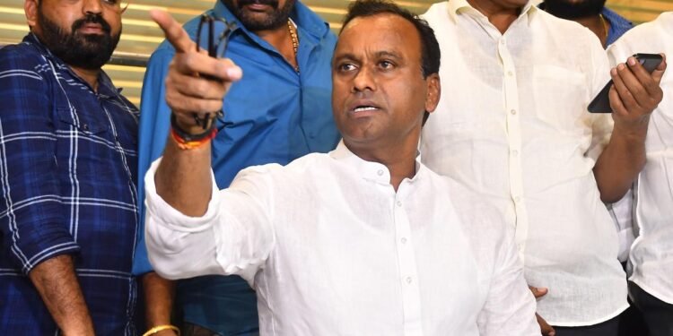 hellotelugu-KomatireddyRajagopalReddy