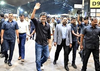 helloteelugu-CMVijay
