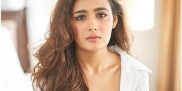 hellotellugu-ShaaliniPandey