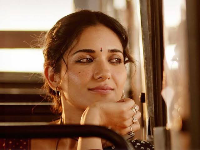 hellotelugu-RuhaniSharma